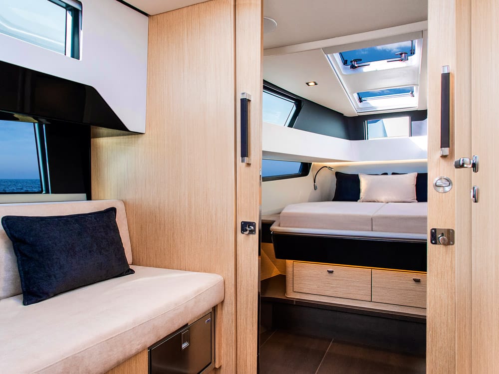 Fjord 41 XP - The master cabin can be separated by a bulkhead.